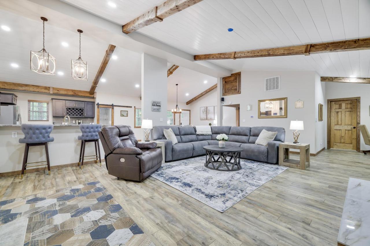Whiskey Pines Retreat! Single Level Home, Outdoor Firepit, Ac, Bbq! Sleeps 9 In Lake Harmony! Exterior photo