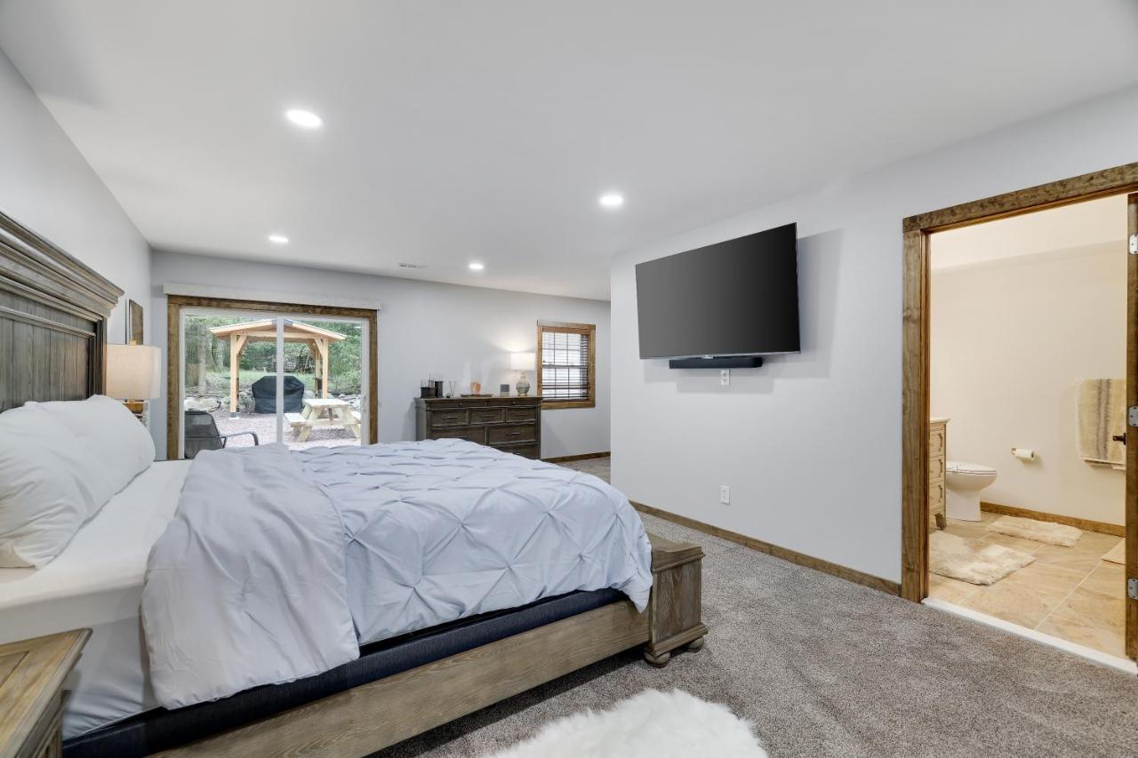 Whiskey Pines Retreat! Single Level Home, Outdoor Firepit, Ac, Bbq! Sleeps 9 In Lake Harmony! Exterior photo