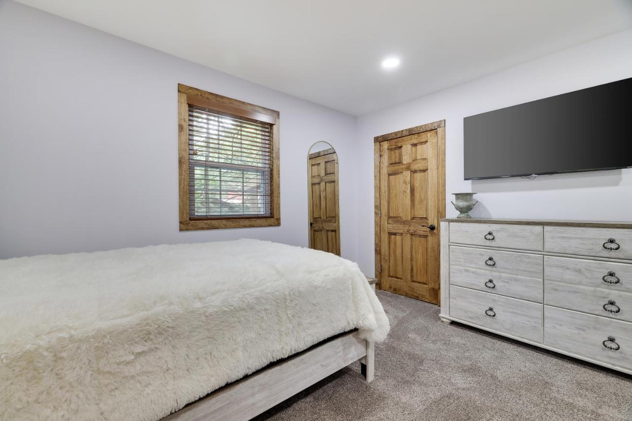Whiskey Pines Retreat! Single Level Home, Outdoor Firepit, Ac, Bbq! Sleeps 9 In Lake Harmony! Exterior photo