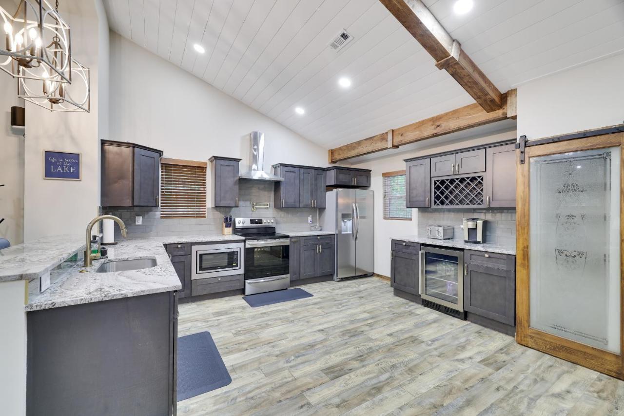 Whiskey Pines Retreat! Single Level Home, Outdoor Firepit, Ac, Bbq! Sleeps 9 In Lake Harmony! Exterior photo